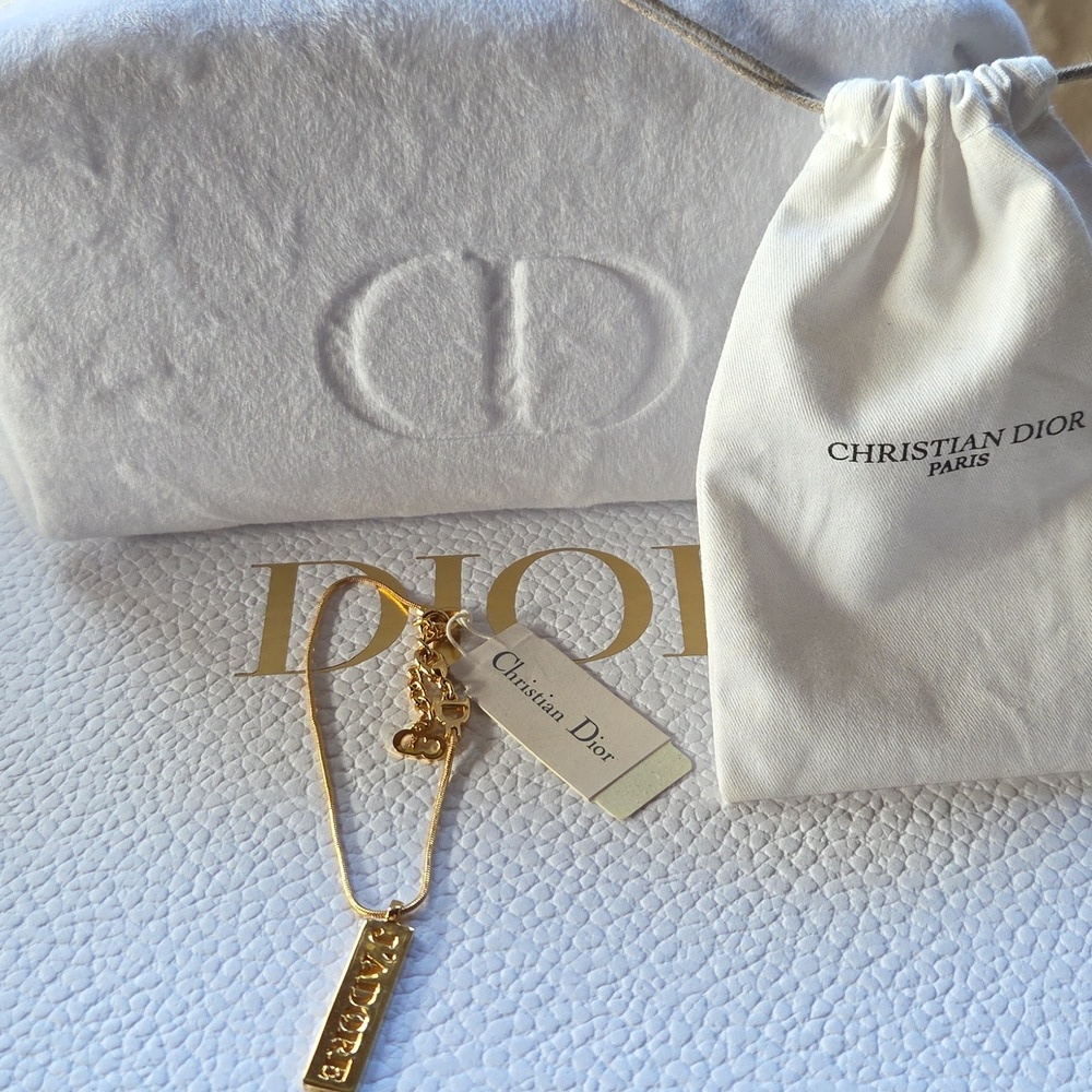 Dior Gold J'adore Charm Barcelet, Dust Bag,‎ Pouch And Box - Picture 4 of 4